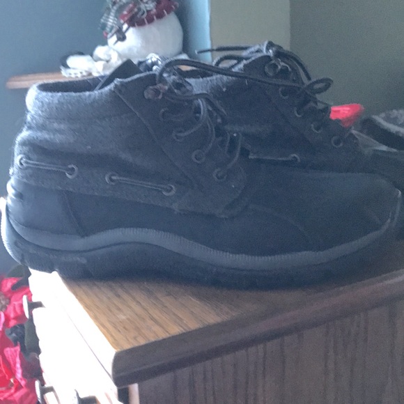 Sperry Topsider men’s rain boots. - Picture 2 of 7